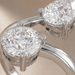 2.00 CT Round & Pear Diamond Bypass Toi et Moi Ring