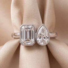 2.50 CT Emerald & Pear Diamond Toi et Moi Ring