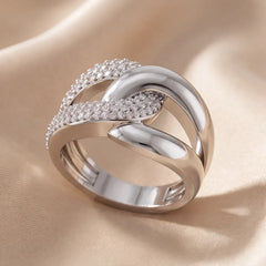 0.52 CT Round Diamond Interlocking Link Wide Band Ring