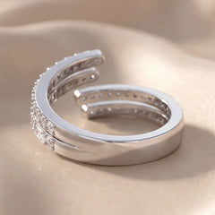 0.90 CT Round & Baguette Diamond Bypass Ring