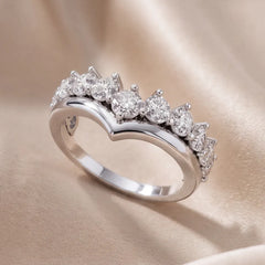1.40 CT Round Diamond Chevron Crown Ring