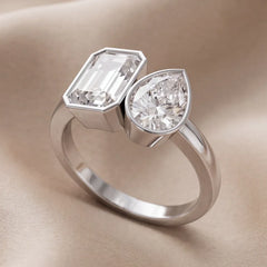 2.50 CT Emerald & Pear Diamond Toi et Moi Ring