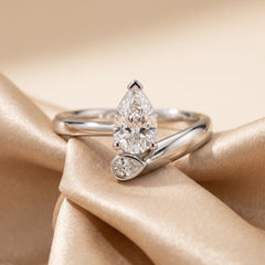 1.07 CT Pear Diamond Bypass Solitaire Ring