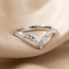 0.18 CT Marquise & Round Diamond Chevron Ring