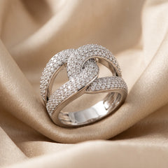 1.03 CT Diamond Pavé Interlocking Link Ring
