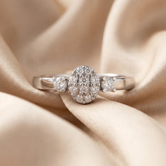 0.16 CT Round Diamond Oval Cluster Three-Stone Ring