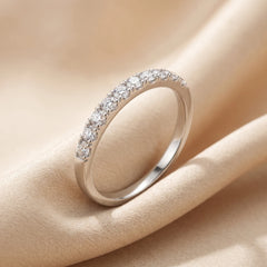 0.38 CT Round Diamond Graduated Band Ring