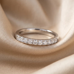 0.38 CT Round Diamond Graduated Band Ring