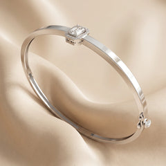 0.6 CT Emerald-Cut Diamond Halo Bangle