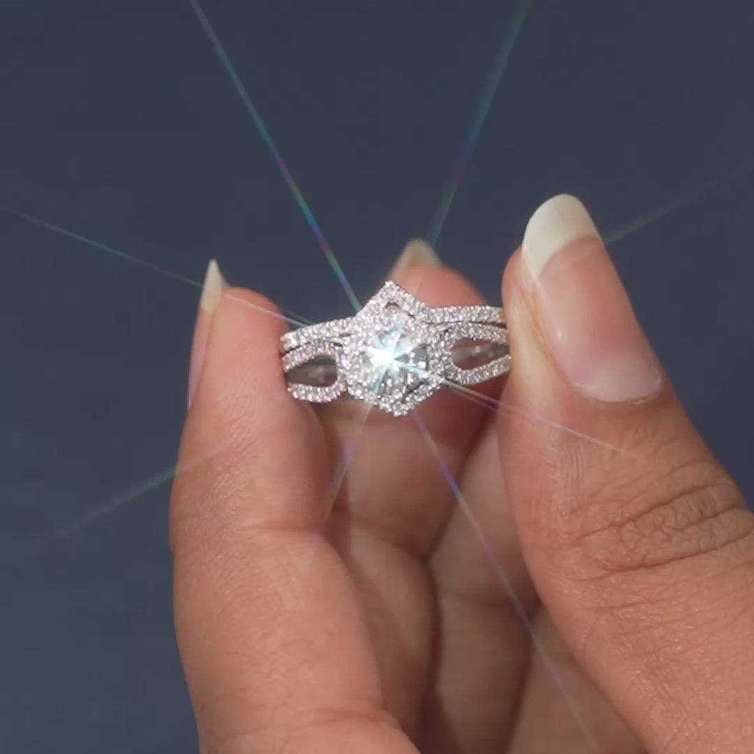 1.02 CT Round Halo Curved V-Chevron Ring Set