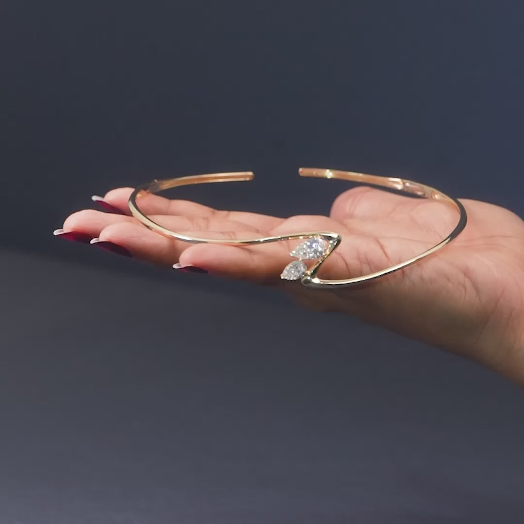 3 CT Pear-Cluster Open Collar Choker