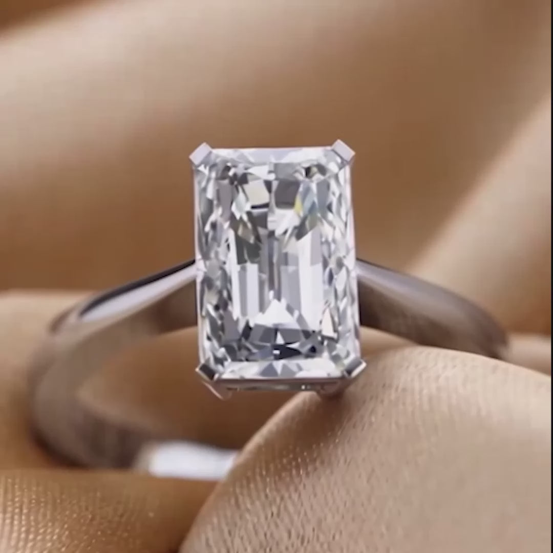 2.5 CT Emerald Solitaire Ring